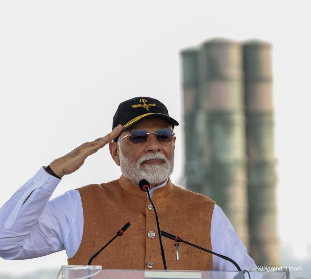 प्रधानमन्त्री नरेन्द्र मोदीले मंगलबार बिहान पञ्जाबको आदमपुर एयर फोर्स स्टेशनको भ्रमण गरेका छन्।