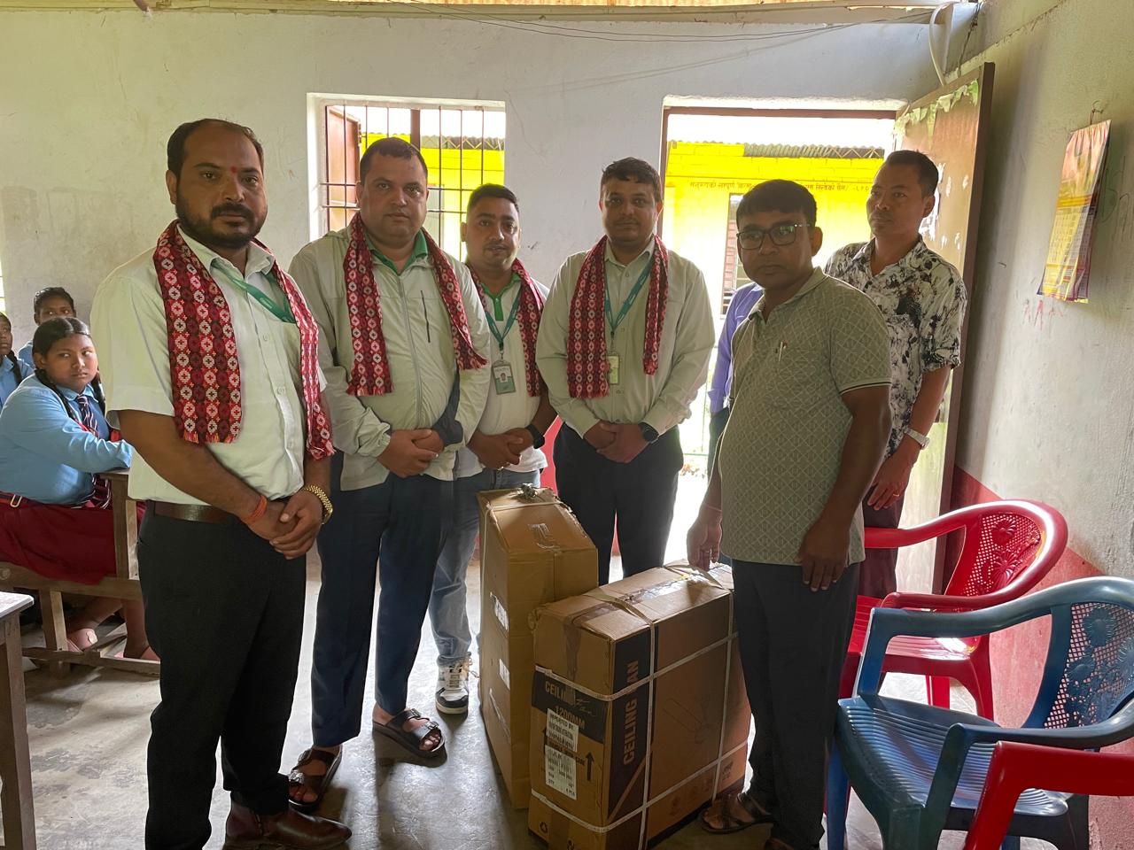 समाजिक उत्तरदायित्व कार्यक्रम अन्तर्गत सिटिजन बैंक इन्टरनेसनल लिमिटेड कर्सियाद्वारा १० थान सिलिङ फेन (पङ्खा) सहयोग स्वरूप वितरण।