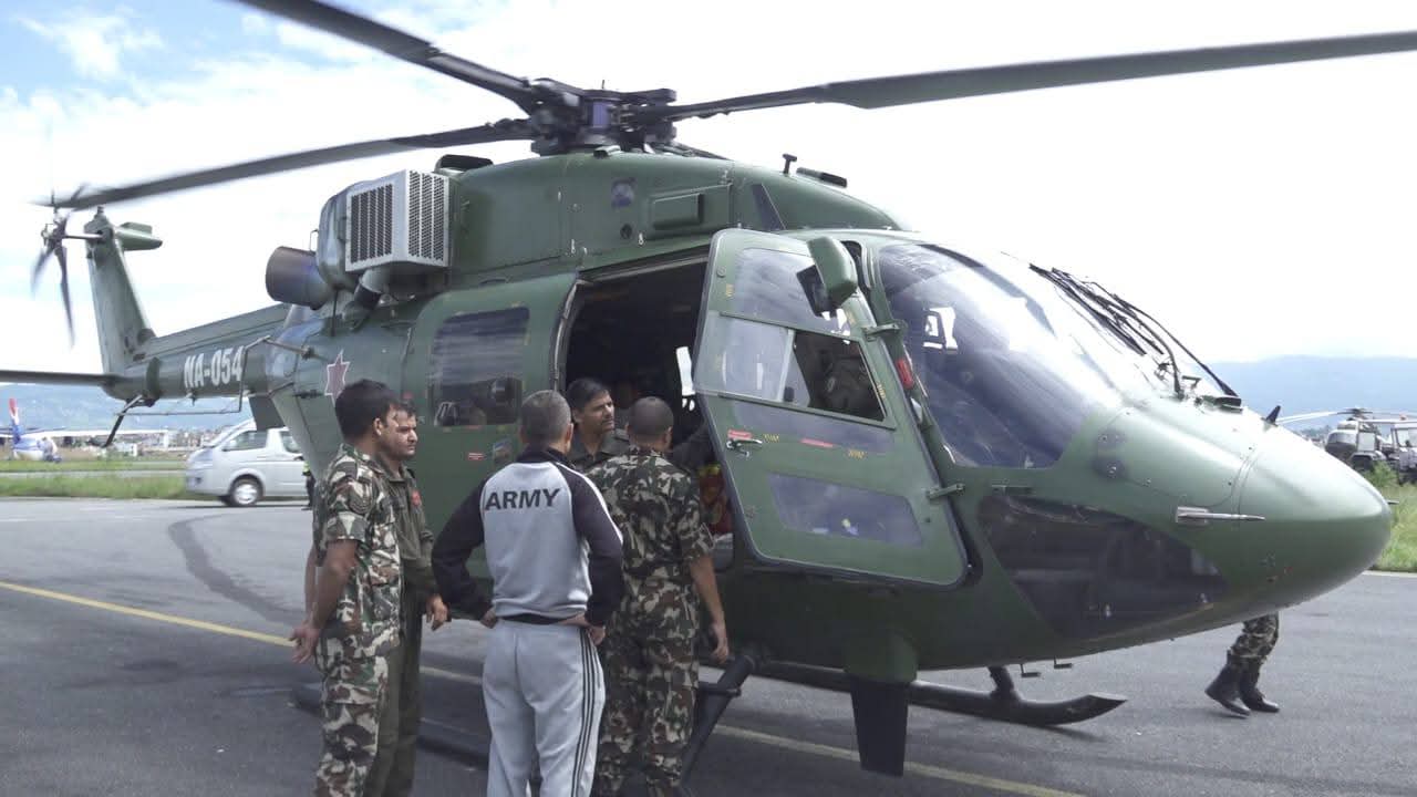 लगातार वर्षाका बीच नेपाली सेनाद्वारा चार गर्भवती महिलाको हवाई उद्धार