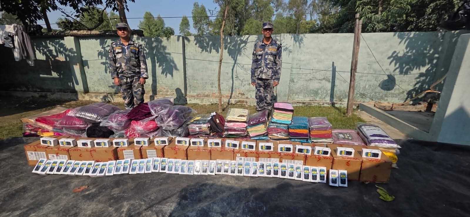 पर्सामा सशस्त्र प्रहरीले करिब १७ लाख रुपैयाँ बराबरको अवैध सामान बरामद गरी भन्सारमा बुझाए ।