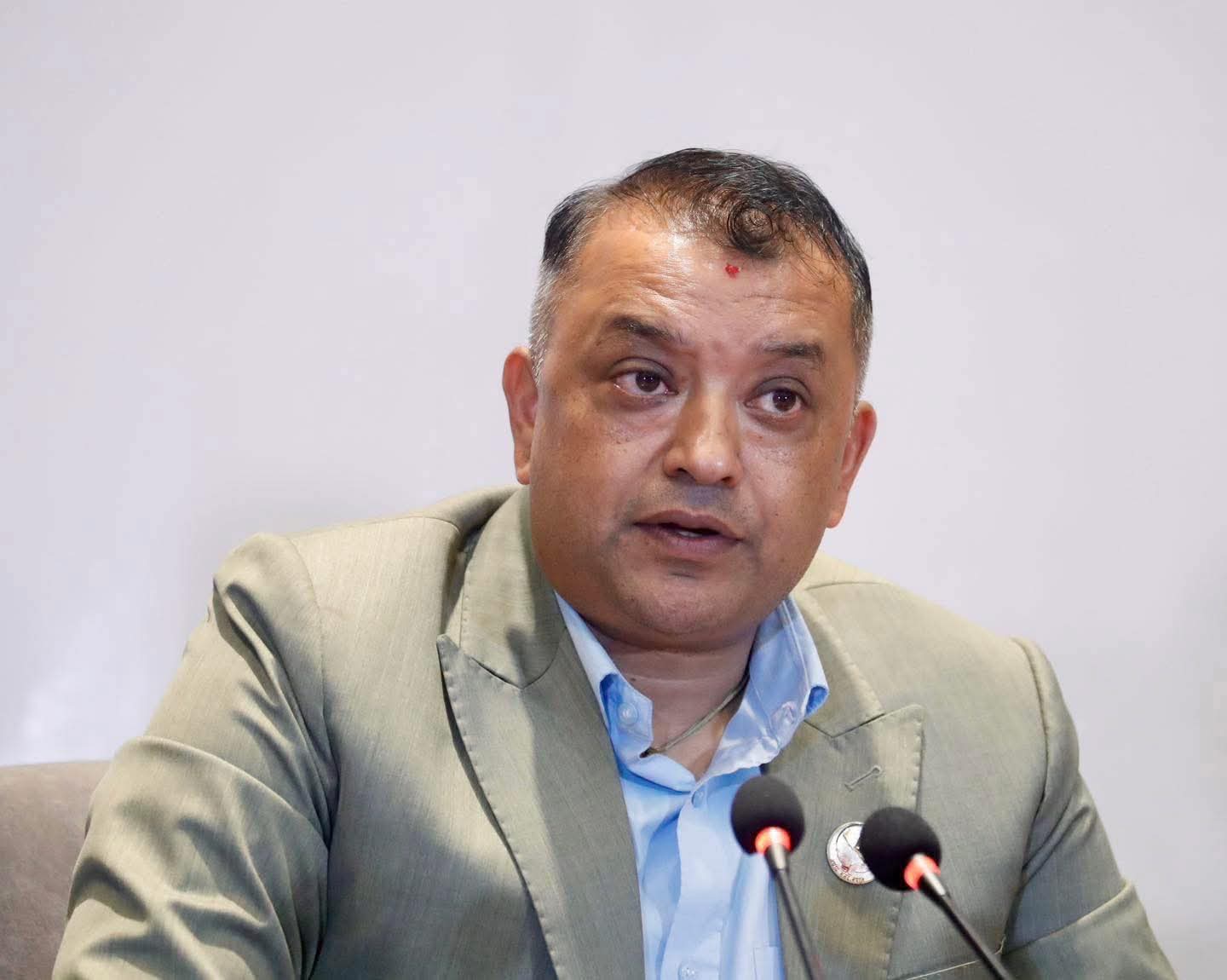 नेपाल कांग्रेसका महामन्त्री गगनकुमार थापा ले पार्टीको आउँदो १५औँ महाधिवेशनमा आफू सभापतिको उम्मेदवार हुने ।