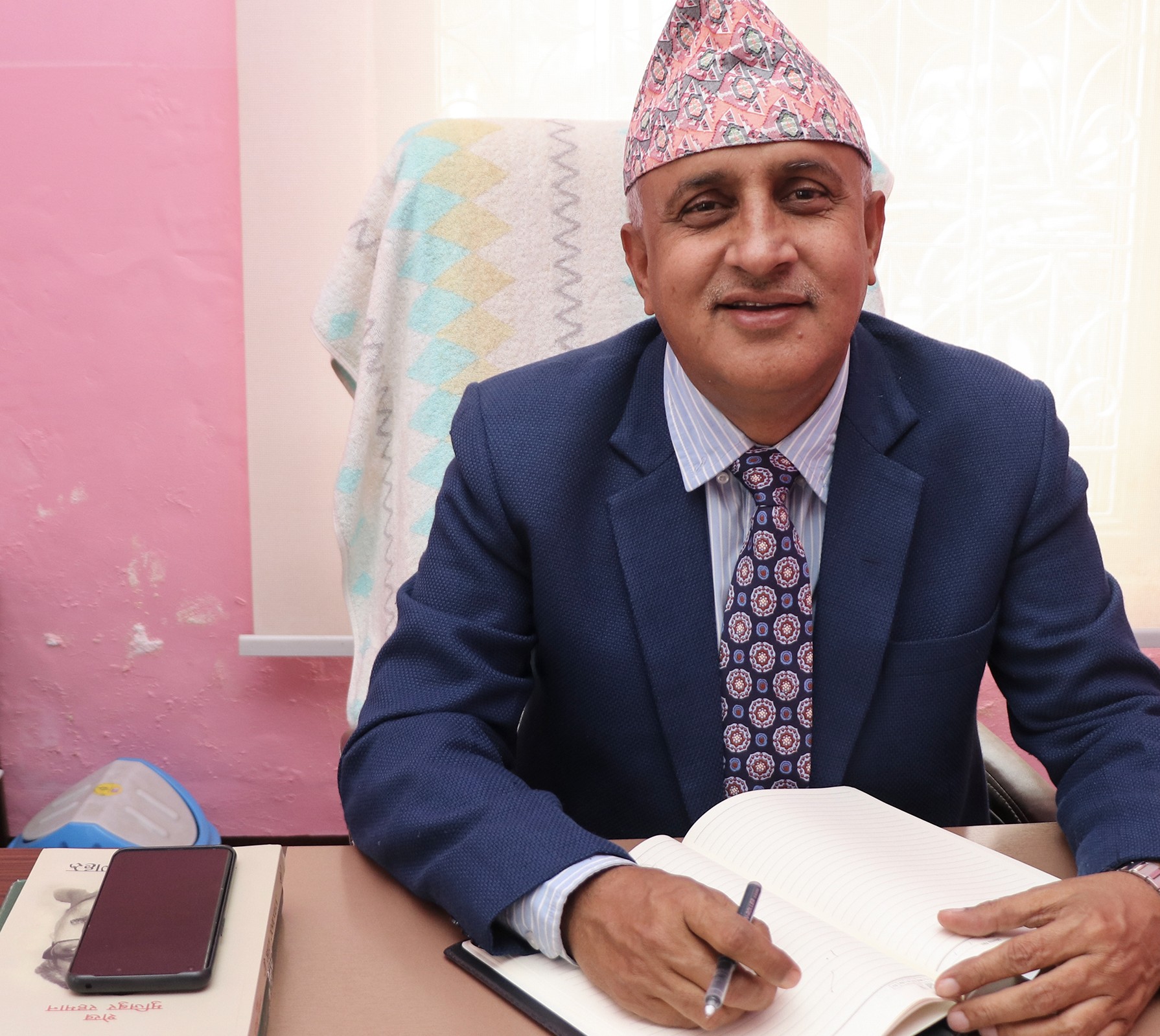 एमाले सचिवमा चुनाव लड्दै विराटनगरका विनोद ढकाल ।