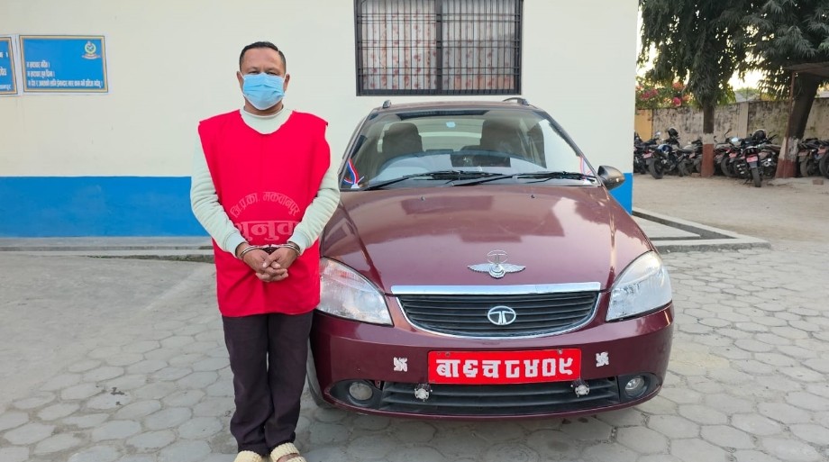 चेकजाँचका क्रममा ट्राफिक प्रहरीलाई घिसारेर फरार भएका कार चालक पक्राउ ।