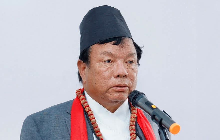 पूर्व शिक्षामन्त्री महावीर पुनद्वारा शैक्षिक निर्णय कार्यान्वयन नभएकोमा आक्रोश व्यक्त ।