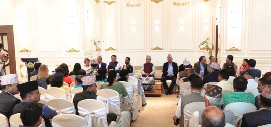 कांग्रेसमा महाधिवेशनबारे विवाद : देउवा पक्ष पुरानै कार्यतालिकामा, कोइरालाको छुट्टै भेला ।