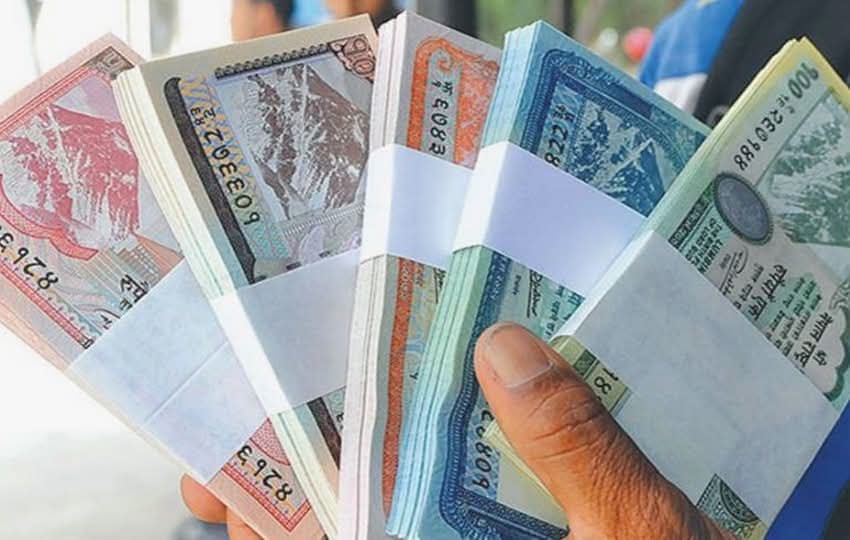 दसैँमा नयाँ नोट साट्ने सास्ती अन्त्य, एटीएमबाटै १०० रुपैयाँका नयाँ नोट 
